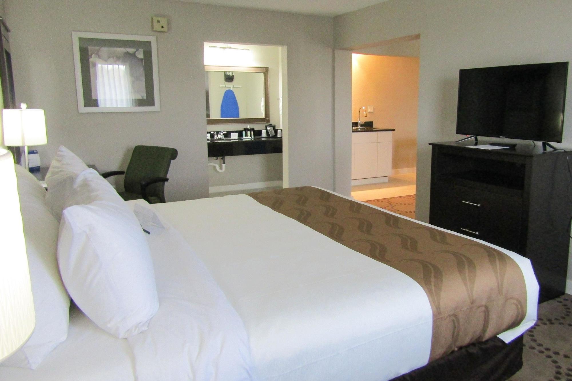 Quality Inn & Suites Kissimmee By The Lake Four Corners Esterno foto