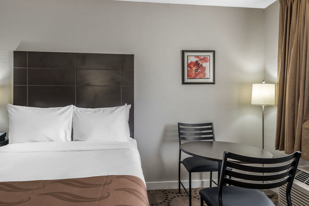 Quality Inn & Suites Kissimmee By The Lake Four Corners Esterno foto