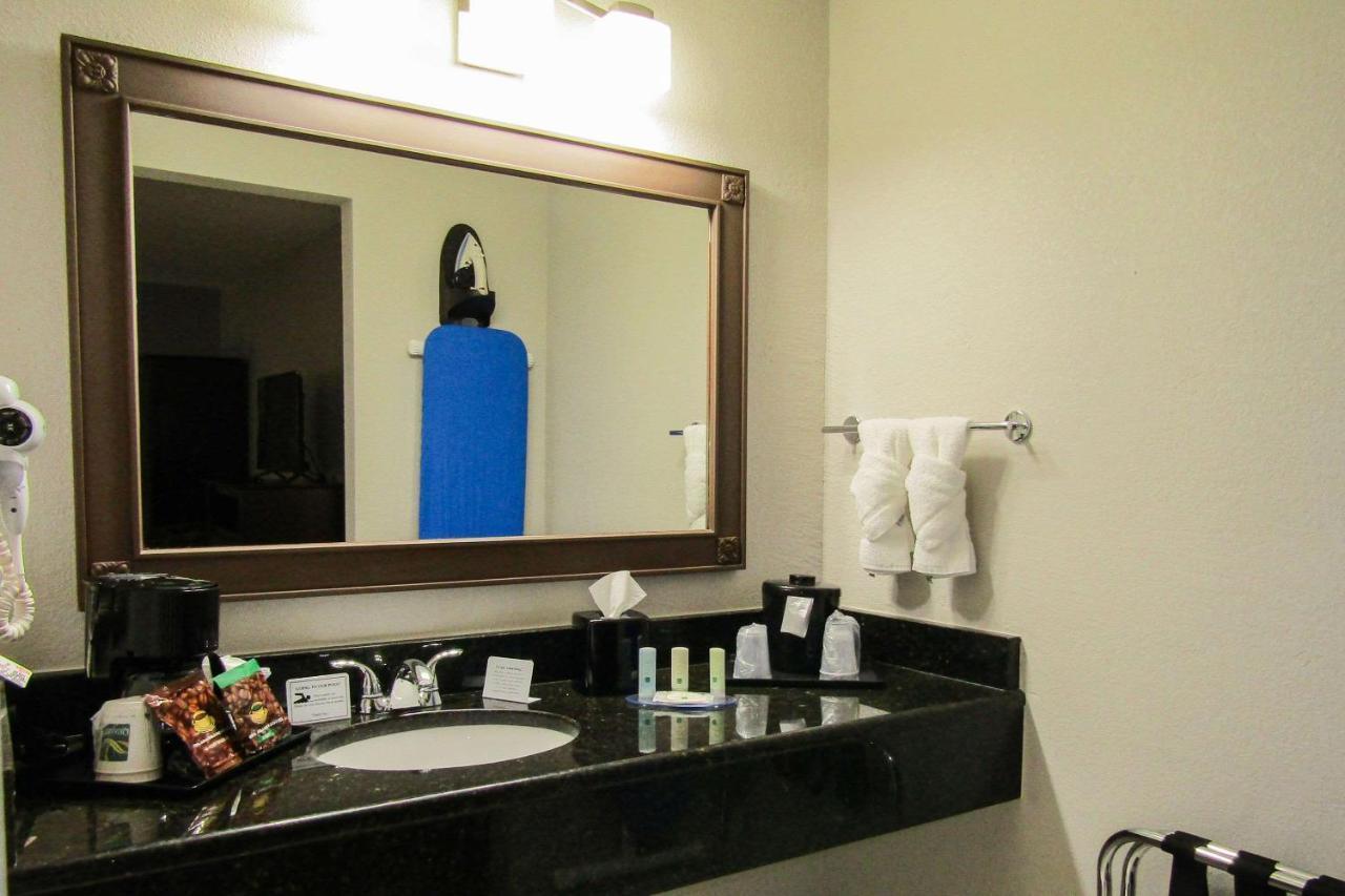 Quality Inn & Suites Kissimmee By The Lake Four Corners Esterno foto